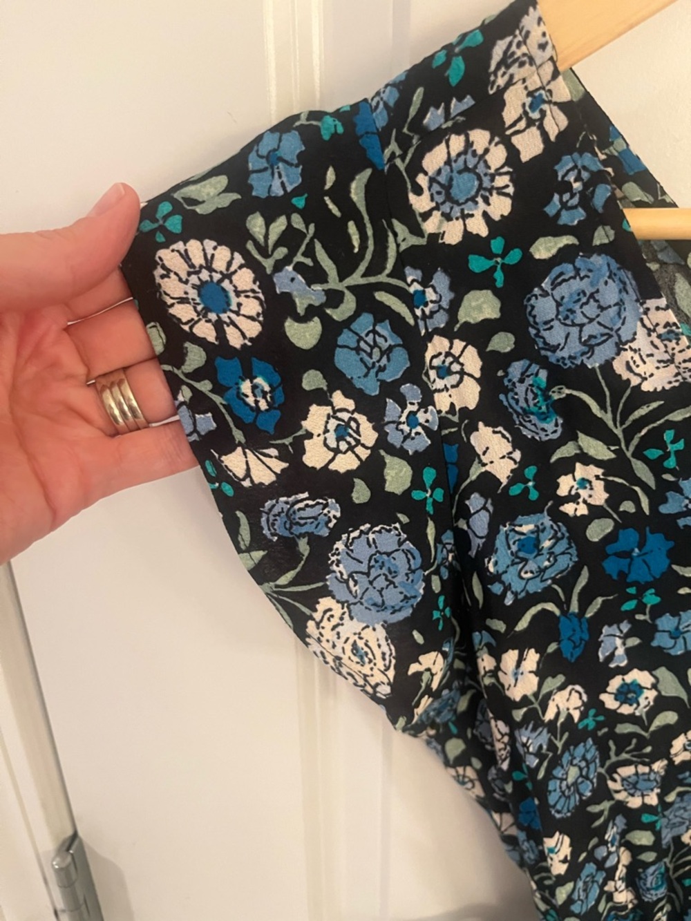 Loft Floral V-Neck Wide-Leg Jumpsuit in Blue | Size Small - Picture 8 of 12